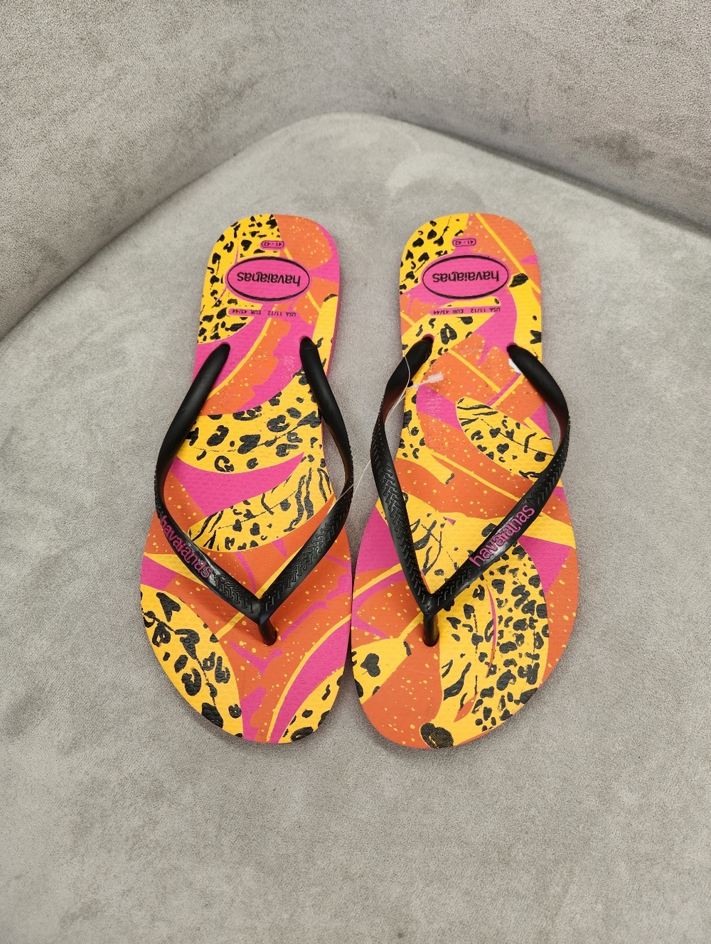 Havaianas Flip-Flop Sandals Women's 11 Pink Yellow Bananas White Lotus New $35